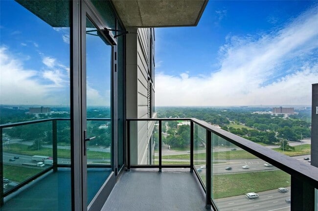 Photo - 84 East Ave Unit 1707