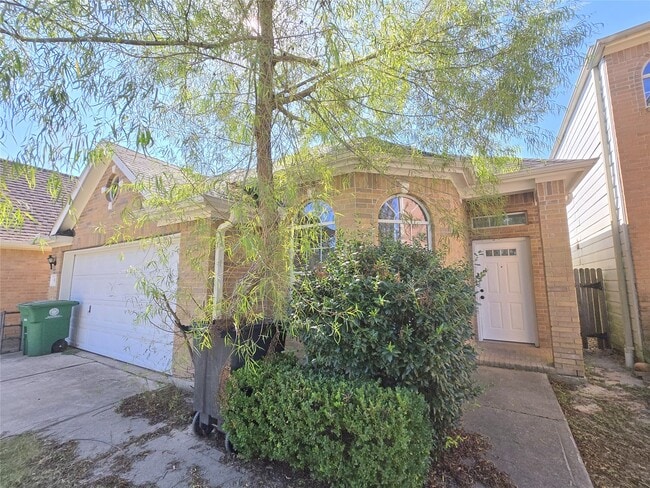 Photo - 811 Forest Hillside Ln