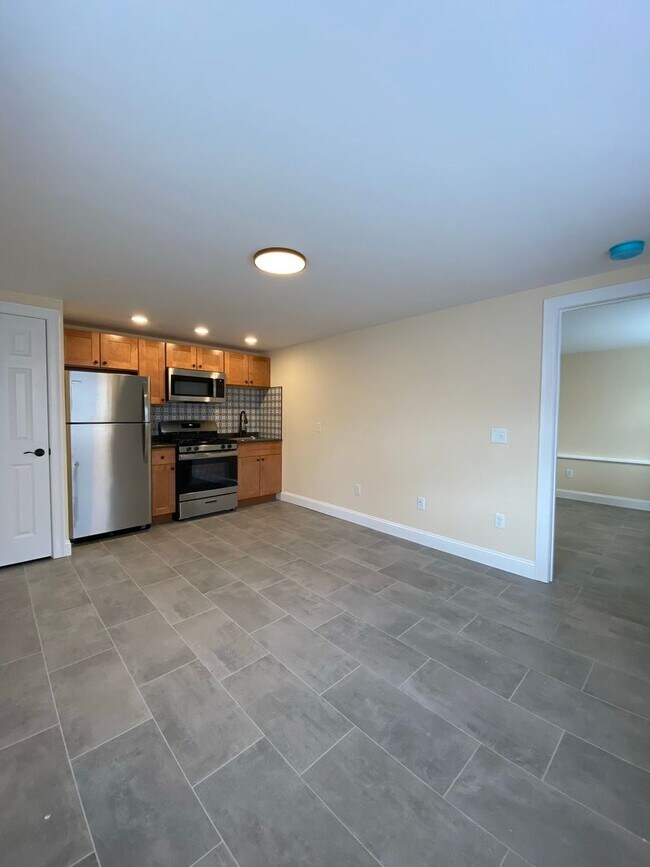 Building Photo - 158 North St Unit APT C