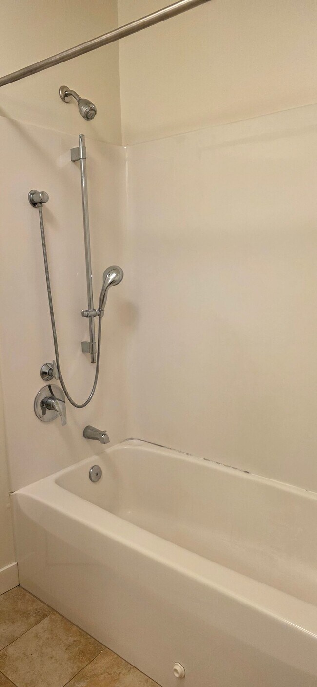 1195 North Ave Unit 102