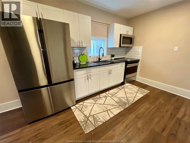 Photo - 1106 Moy Ave