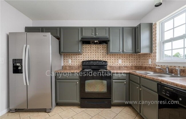 Photo - Beautiful 3b Room!Move in ready!