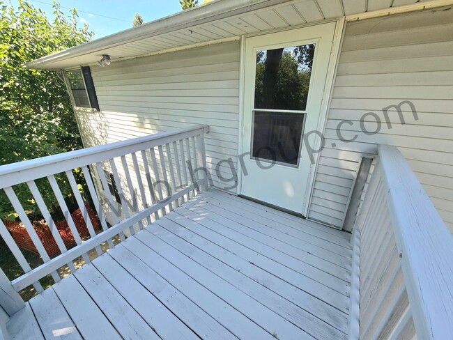 Photo - 8059 27th Ave Unit Upper