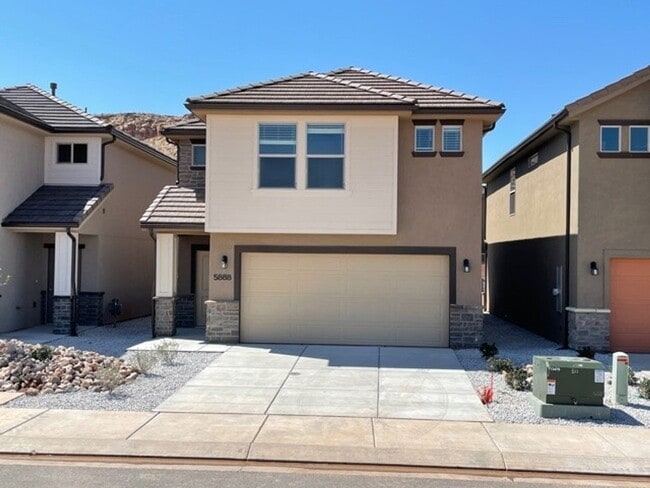 Photo - Desert Bluff 4 Bed Home!