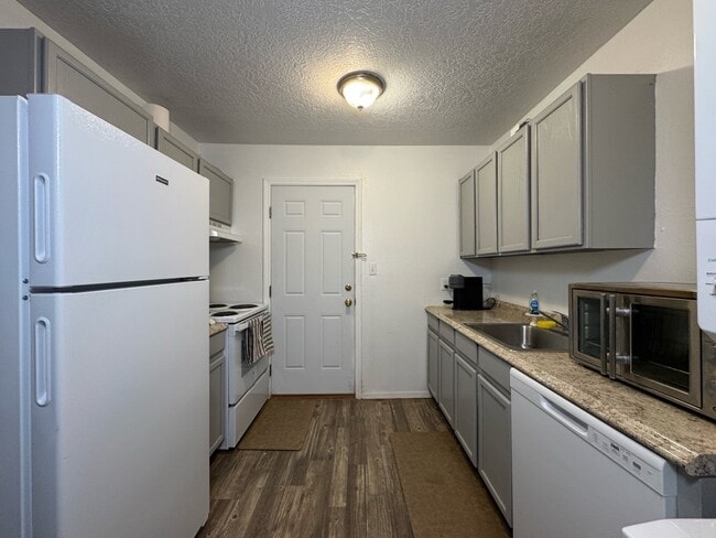 Photo - 652 Vancouver Rd SE Unit C