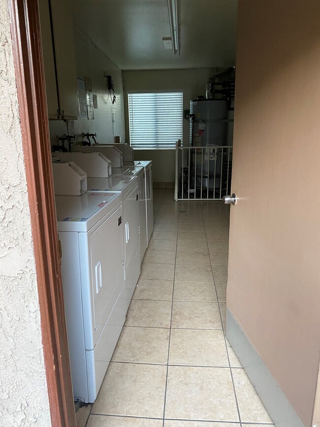 Photo - 6134 Woodman Ave