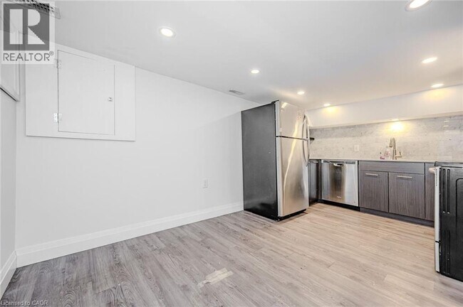 Photo - 74 Cathcart St