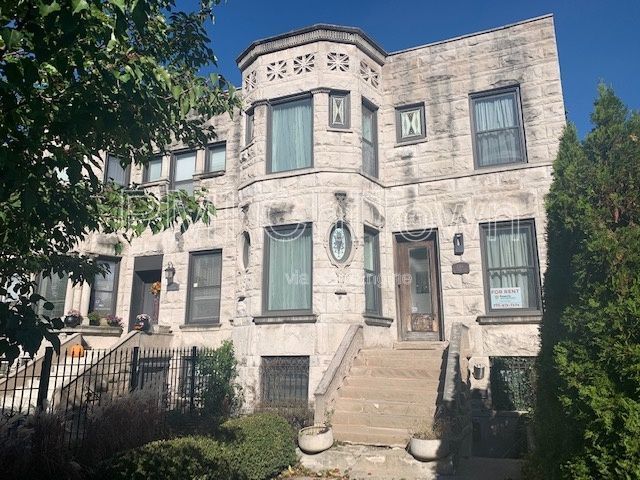 Building Photo - 1114 E 62nd St Unit 1