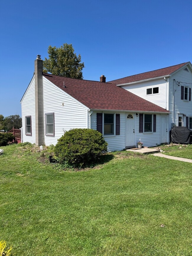 Building Photo - 7401 Sterrettania Rd