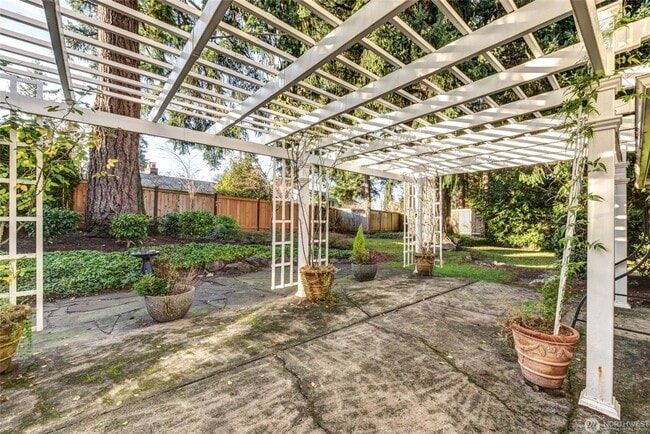 Photo - 12201 SE 65th Pl