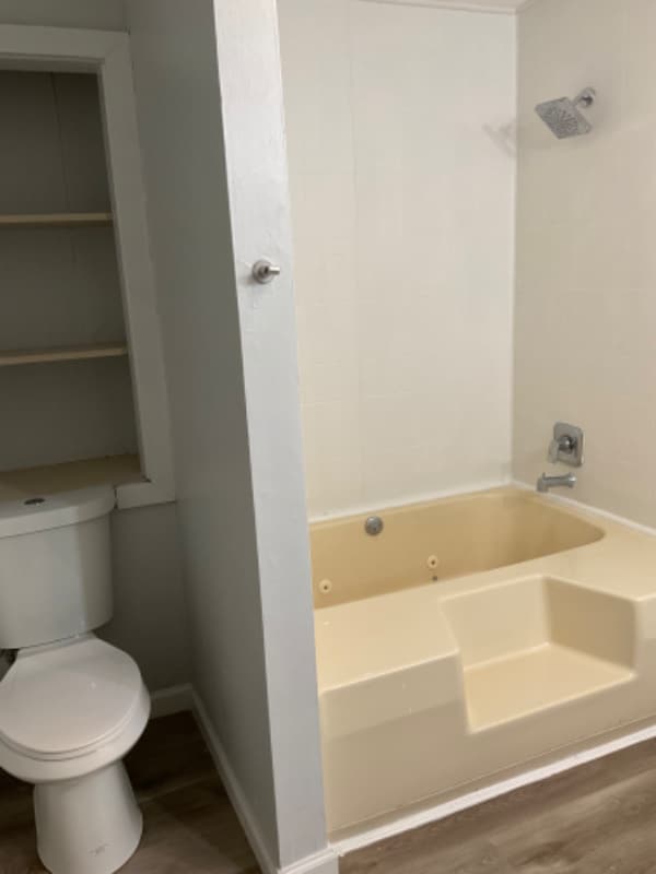 Photo - 206 Knoll Dr