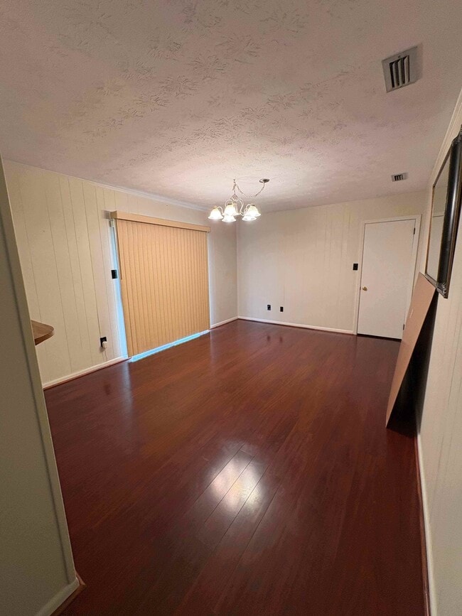 Photo - 712 Habersham Rd