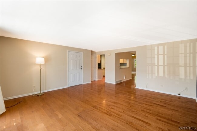 Photo - 990 Hopkins Rd