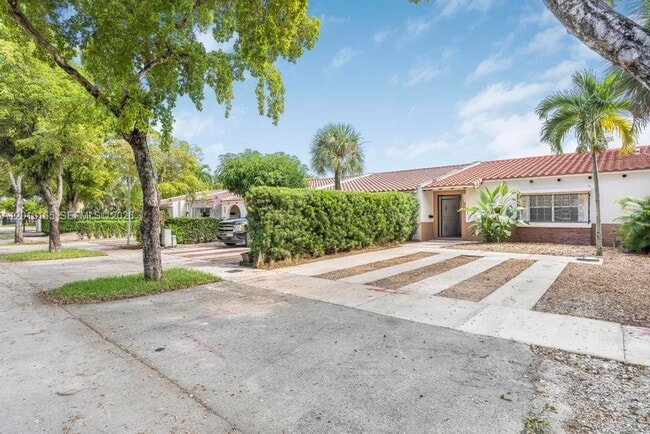 Photo - 7108 Laurel Ln