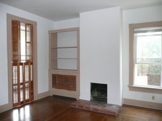 1st Floor Living Room - 1275 Grace Ave Unidad 1st Floor