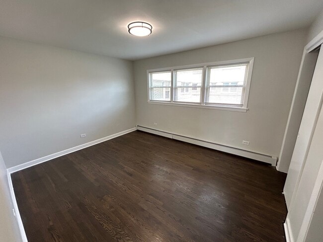 Photo - 7810 S Escanaba Ave Unidad 2B