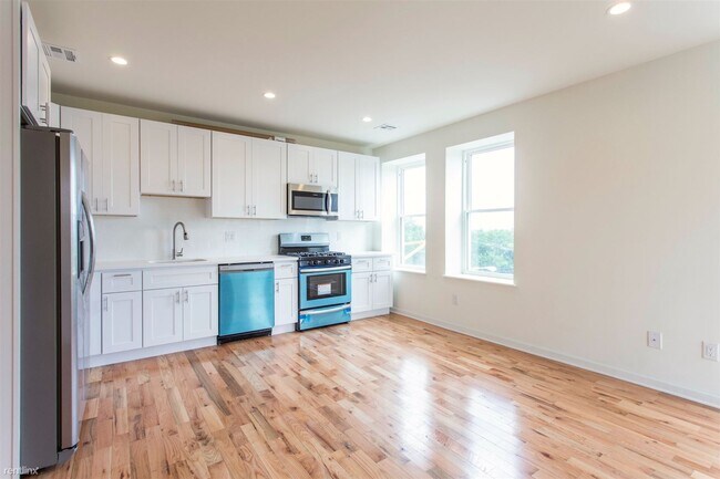 Photo - 3 br, 2 bath 4plex - 640 N 32ND ST Unit C Unit C