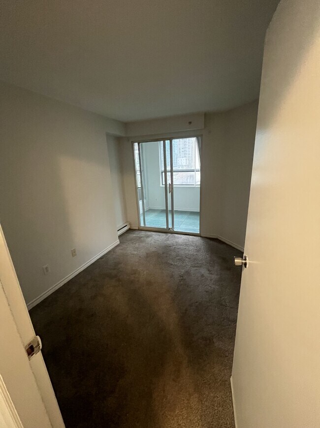 Photo - 1278 Granville St