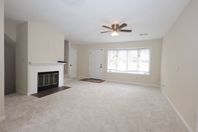 Photo - Spacious 3-Bedroom Townhouse for Rent in Prime Roswell Location