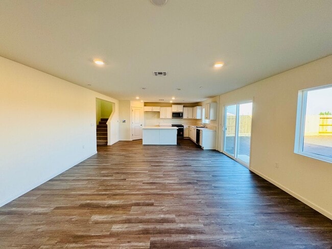 Photo - BRAND NEW - 5 Bedroom + Loft, 3 Bath Beaut...