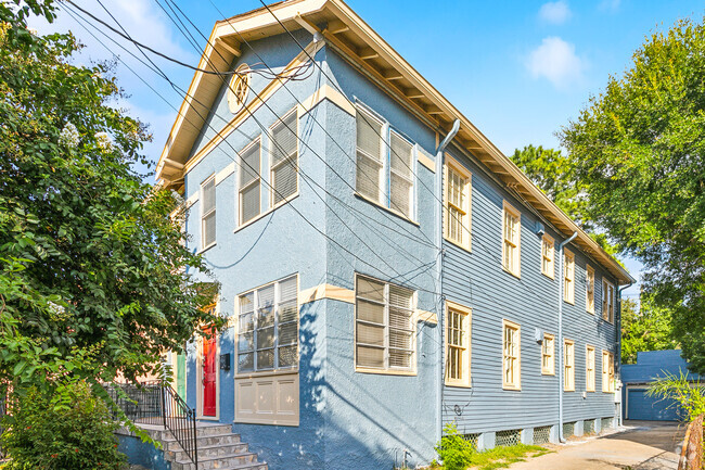 Building Photo - 2209 Broadway St Rental