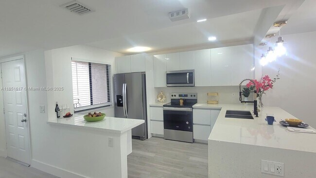 Photo - 428 Lakeview Dr