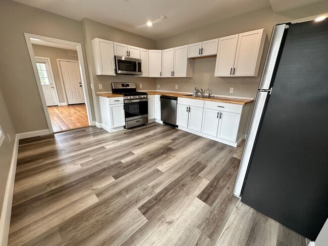 Building Photo - 52 Myrtle Ave Unit #2