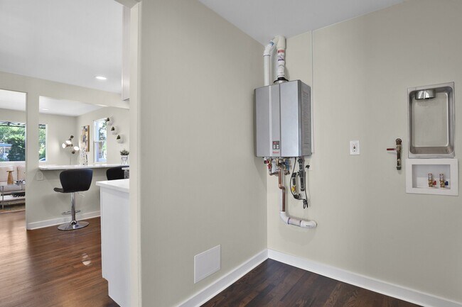 Photo - 4729 Meade St