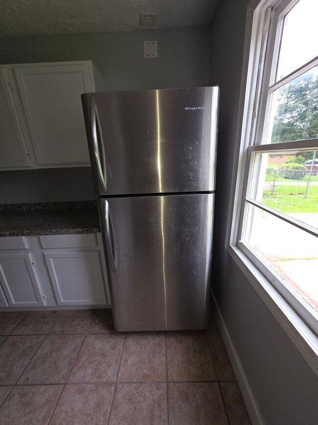 Photo - BEAUTIFUL 4 BEDROOM 1 BATHROOM HOME
