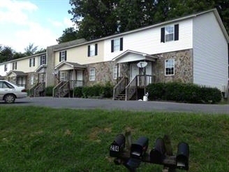 Twin Oaks - Twin Oaks Apartments