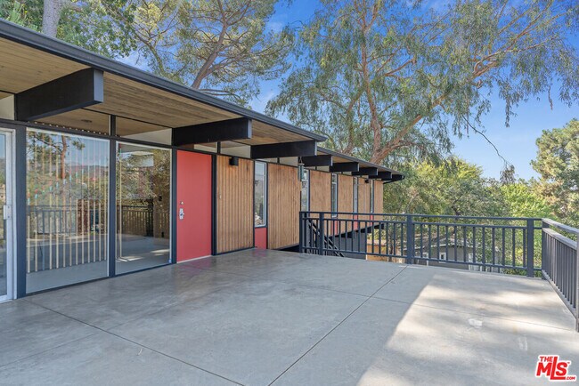 Photo - 1404 Oak Grove Dr