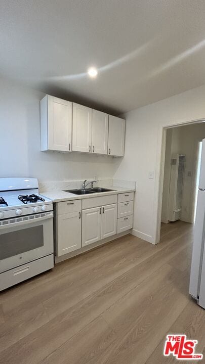 Building Photo - 202 N Locust St Rental