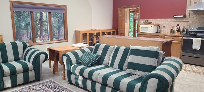 Photo - 190 Ferry Rd