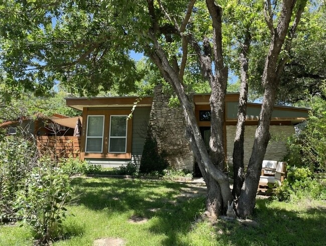 Photo - 11002 Lakeside Dr