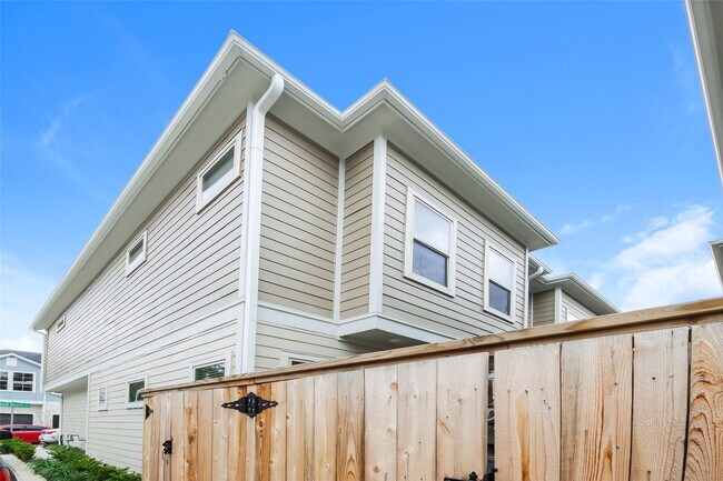 Photo - 5102 Royal Heath Dr