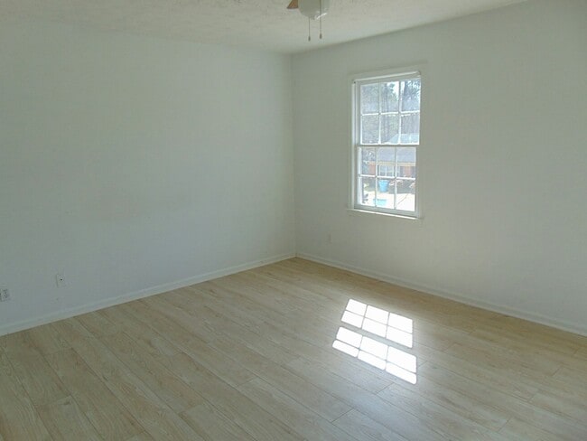 Photo - 1750 Southgate Ln SE