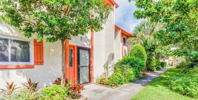 Building Photo - 1655 58th Terrace S