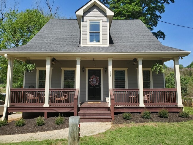 137 Strickland Ave Unit 4