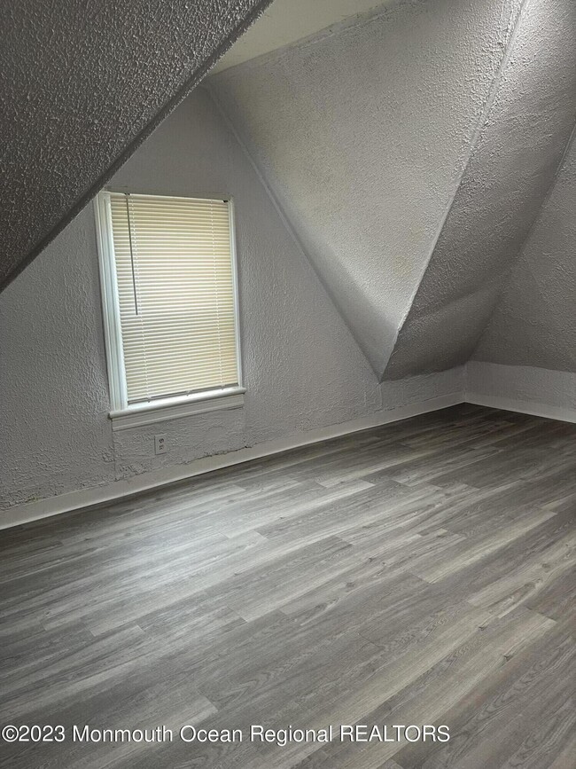 Photo - 404 3rd Ave