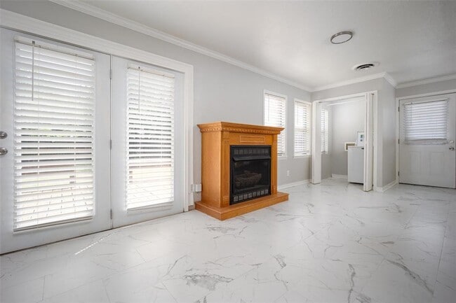 Photo - 906 NW 46th St