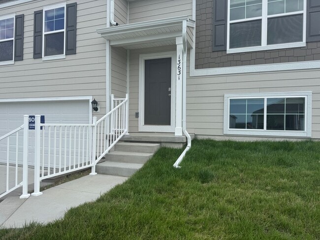 Photo - Spacious 4-Bedroom Split-Level Near Standing Bear Lake & Trails