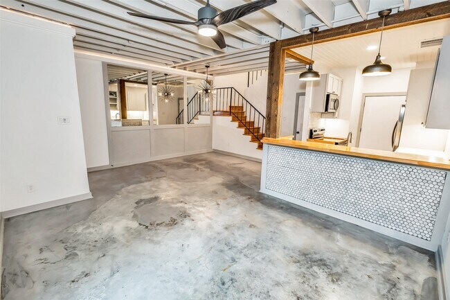 Photo - 1300 Augusta Dr