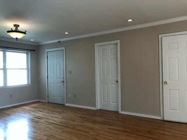 Photo - 575 N Broadway