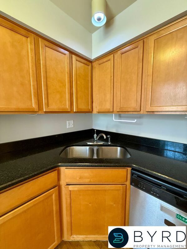 Photo - 117 N 25th St