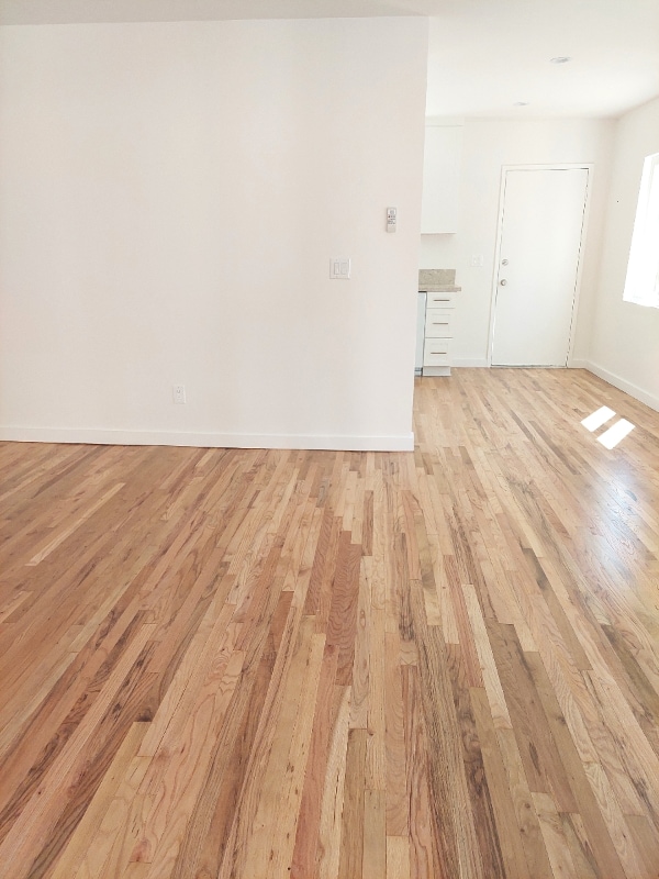 Building Photo - 6640 Woodman Ave Rental