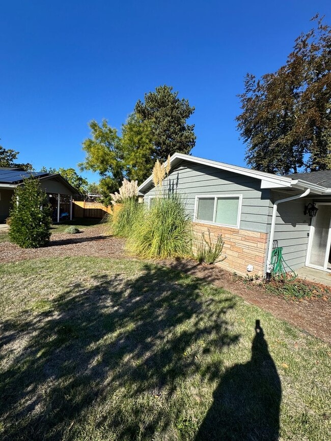 Photo - 3 Bedroom 1.5 baths! Walker & Cedar Hills ...
