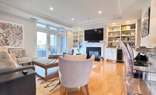 Building Photo - 1601 Beacon St Unit 433 Rental