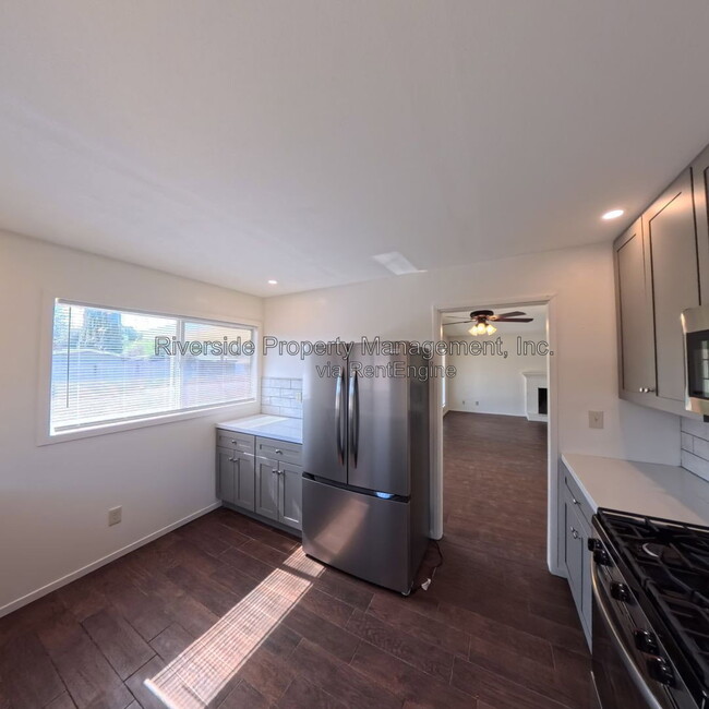 4084 St George Pl