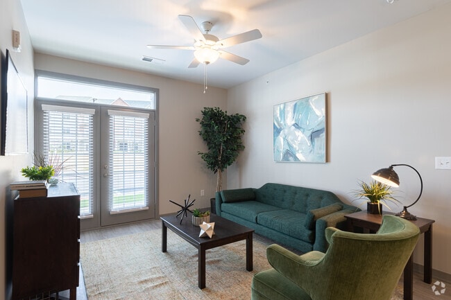 E - 2BR, 2BA - 988SF