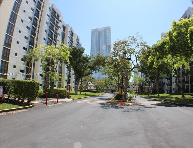 Photo - 17021 N Bay Rd Unit 123